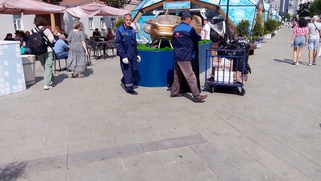 Рыбная неделя на школьной улице. Очень много вкусной и сочной рыбы.