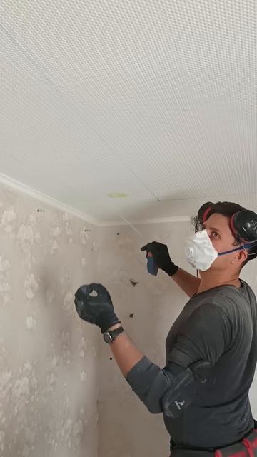 Разметка на потолке с помощью шнура #electrician #ремонт #inter смотреть онлайн