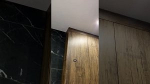 Примыкание натяжного потолка к мебели #дизайнинтерье?