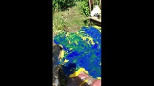 Стол с акрилом - раскрасил рабочий садовый столик акриловыми красками. Получилась полная ... :-)