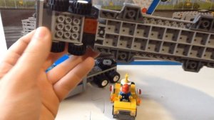 Конструктор Лего Сити Транспортер. Обзор собранного конструктора Лего #1. Детское видео.