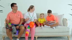 ДИАНА И РОМА - Диана и Рома показывают Оливеру Как правильно себя вести   How to behave for kids