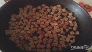 Cалат из китайской капусты с сухариками