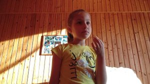 Пробую конфеты.