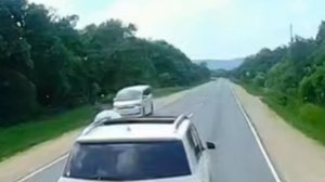 Водитель Mercedes спас целую семью на дороге под Арсеньевом