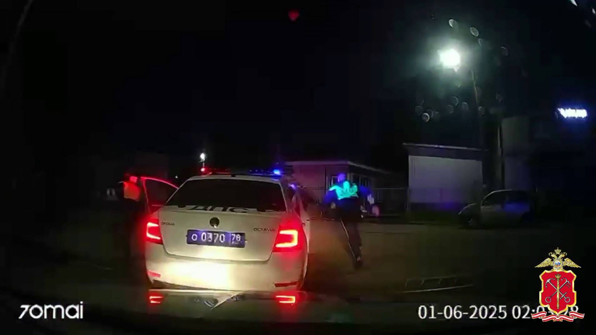 В Ленинградской области автоинспекторы в ходе погони со стрельбой задержали водителя-лихача