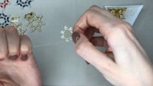 Как сделать СНЕЖИНКУ из бисера Фигурка и серьги в подарок на Новый Год Trend 2022