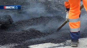 Гладко стелют. В Южно-Сахалинске завершают дорожный ремонт и берутся за грунтовки и щебенку