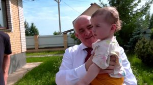 Сергей Ситников поздравил с новосельем многодетную семью Николаевых