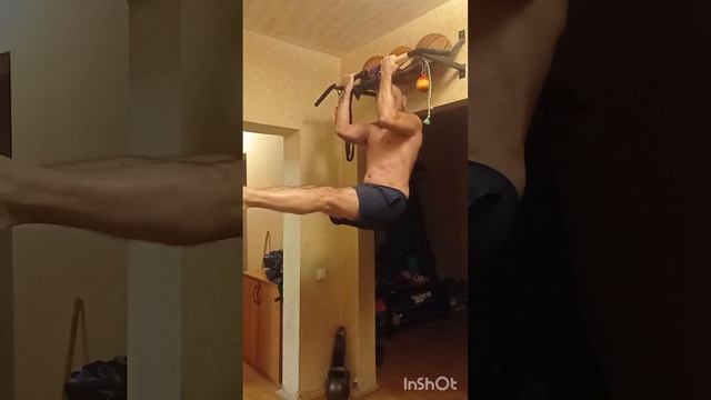 Уголок на турнике смотреть онлайн