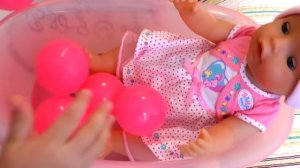 Диана и Рома Диана играет с куклой Baby Born Видео для детей