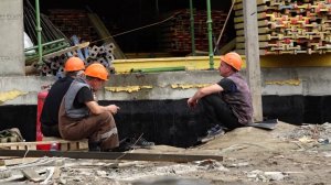 РАБОЧЕГО НА СТРОЙКЕ РАЗДАВИЛО ЛЮЛЬКОЙ