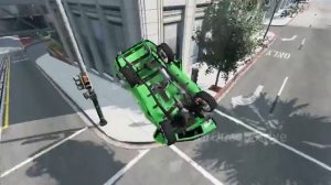 Lightning McQueen vs Green Range Rover - что лучше