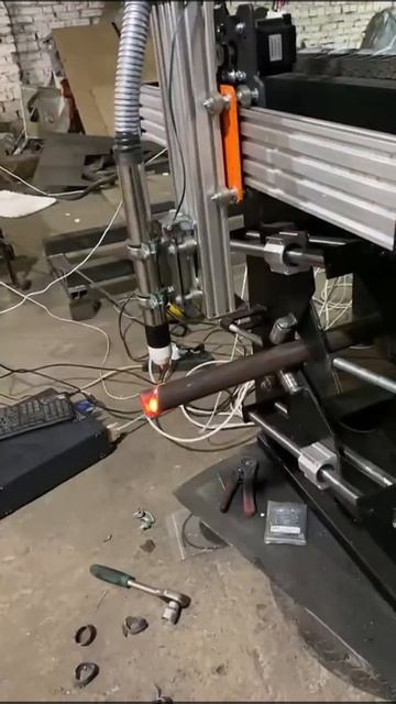 Тест резки ржавой толстостенной водопроводной трубы смотреть онлайн