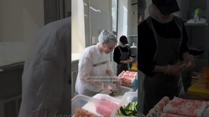 Как делают онигири в Жизньмарт?