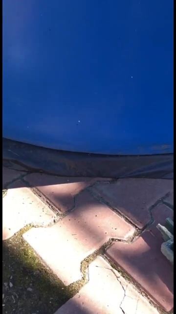 Чтобы бассейн не остыл ночью. Что делать? смотреть онлайн