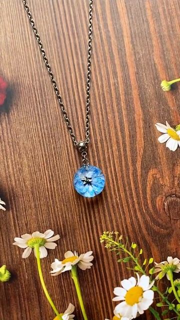 Кулон ручной работы из эпоксидной смолы с настоящими ? смотреть онлайн