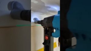 Видеооотзыв ПВХ багет Олемар. Как работать с пистолет?