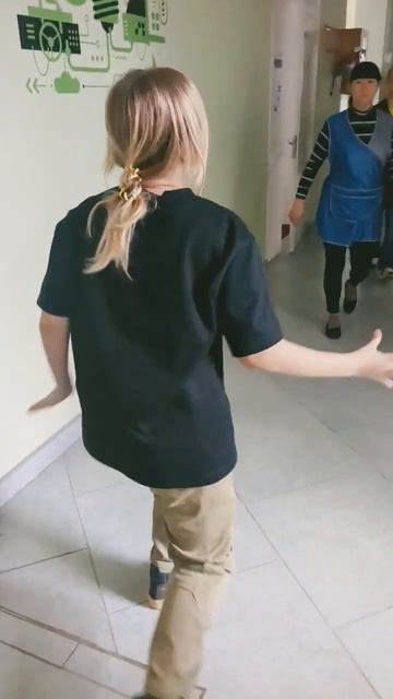 Гипсокартон пошла на танцы. Оцените от 1 до 10 смотреть онлайн