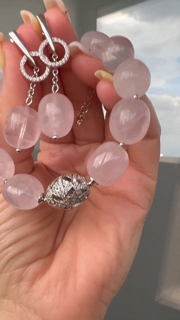 Красивый камень розовый кварц. Стоимость комплекта 2500 смотреть онлайн