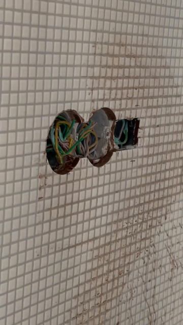 Сверление отверстий после эпоксиднойизатирки #плиточ смотреть онлайн