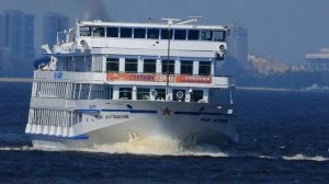 Теплоход Федор Достоевский