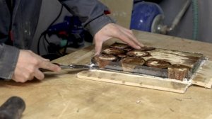 Доска из берёзового шпальта , спилов и эпоксидной смол