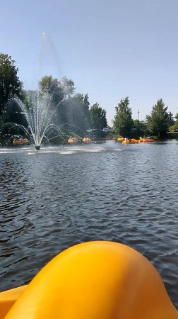 Прогулка на катамаране в парке аттракционов Диво Остров
