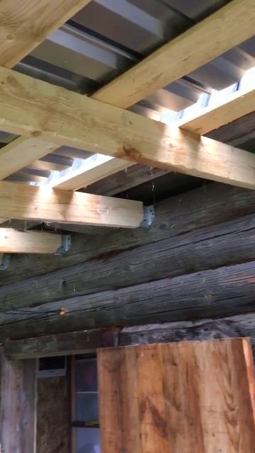 Когда кроешь крышу и неожиданно пошёл дождь смотреть онлайн