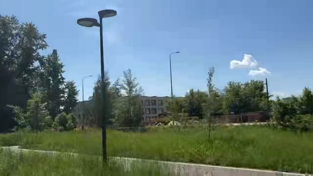 Осенний Шедевр: Прогулка по Золотому Лесу смотреть онлайн