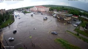 В Магнитогорске в районе вокзала после дождя образовалось озеро