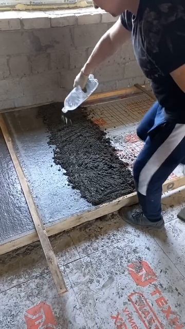 Заливка полов в доме #заливкабетона #строительстводом