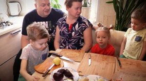 Тройняшкам 7 лет