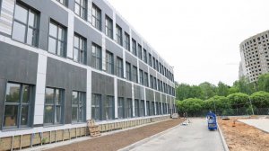 Представители администрации контролируют строительство нового корпуса гимназии №17