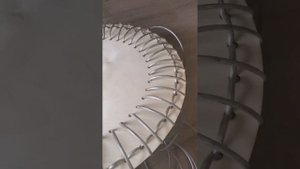 Зеркало в раме из ротанга.