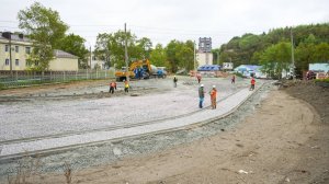 В Корсакове началось благоустройство территории – победителя рейтингового голосования прошлого года