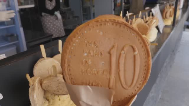 За выходные продано 3000 единиц! Хлеб с сырными монетами