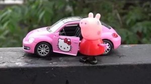 Машинка Хелло Китти Свинка Пеппа Монстр и сюрприз из песка Disney Pixar Cars Toys play