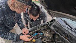 Будни автоэлектрика. В эфире Дэнчик с Rav 4 и Passat