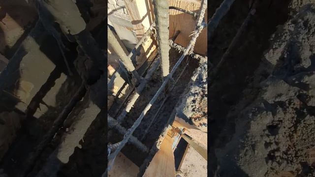 Заливка бетонных калон вручную. смотреть онлайн