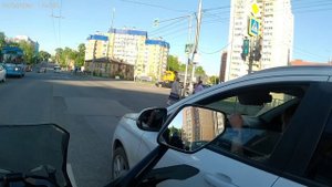 Как развести блондинку на проезд на красный