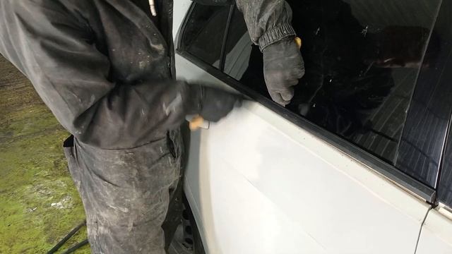 КАК СНЯТЬ МОЛДИНГИ НА ЛЮБОМ АВТО!!! смотреть онлайн