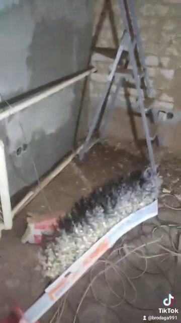 Демонтаж глины, зачистка от глины, грунтовка и устано? смотреть онлайн