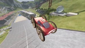 Lightning McQueen с большими деревянными колесами против МакКуина с маленькими деревянными колесами