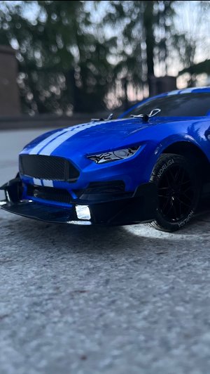 Мы поставили колонку Алису Ford Mustang теперь там есть и Алиса и песни!!!

Вот эта тачка!!!!