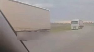 В Иркутской области на трассе многокилометровая пробка из фур.