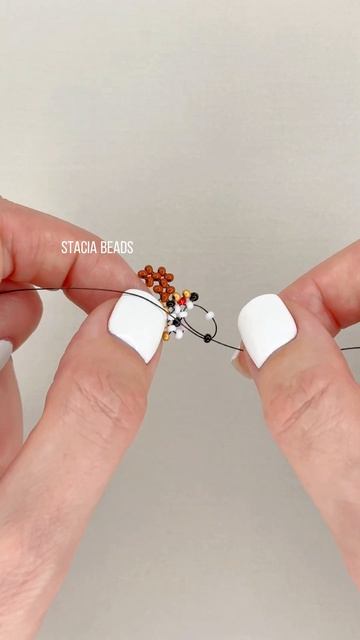 Кот в шапке оленя из бисера / A bead cat in a deer hat #бисероплетение  #shots #beads #tutorial