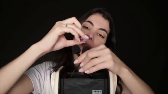 Sweet Carol ASMR. Тихий голос, звуки рта, движения рук, разнообразные предметы.