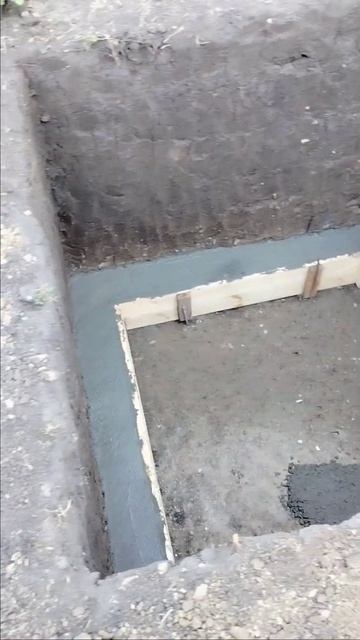 ЗАЛИВКА ЛЕНТОЧНОГО ФУНДАМЕНТА ПОД КИРПИЧ!!! #ручная_ра? смотреть онлайн
