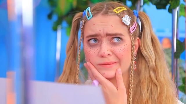 Вампир, Русалка и Барби! Экстремальные прятки в коробк смотреть онлайн